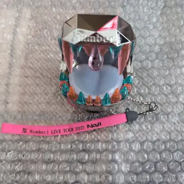 Number_i No.II 응원봉 탑