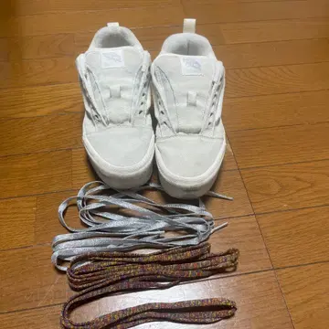 반스 통굽 스니커즈 24.5cm