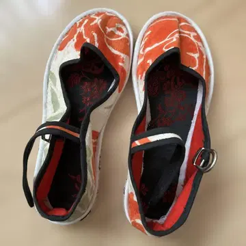 꽃무늬 수공예 샌들 23~24