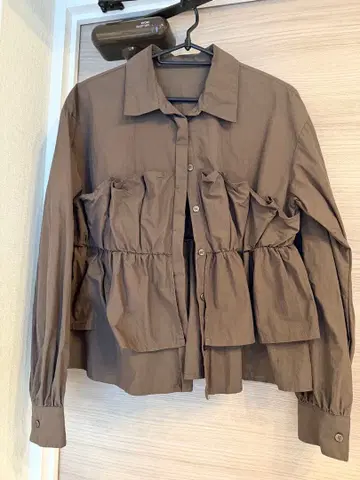 프릴 디자인 긴팔 셔츠 사이즈 F 브라운