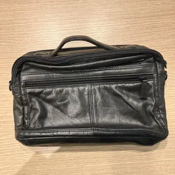 블랙 가죽 클러치백 핸들 포함