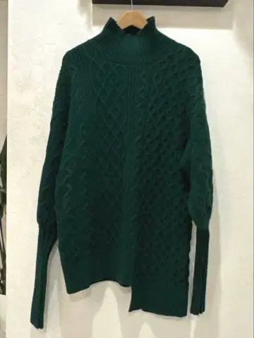 ENICA 에니카 비대칭 니트 원피스 하이넥 미니 스웨터