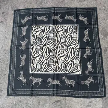 23구 제브라 패턴 스카프
