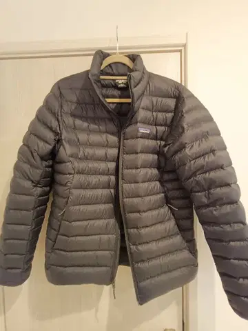 파타고니아 다운 스웨터 M 사이즈 블랙 아웃도어 캠핑