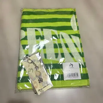 미세스 썸머 타월 & 랜덤 참 키링