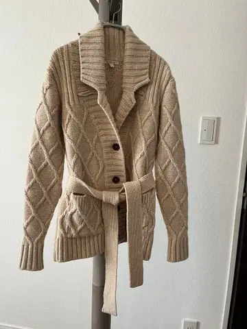 베이지 다이아몬드 짜임 가디건