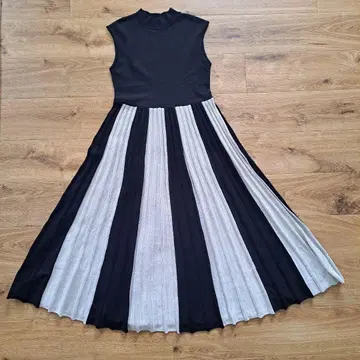 니트 슬리브리스 롱 원피스