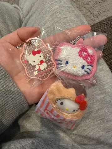 헬로키티 3종 세트 사가 자수, 치비토모, 키링