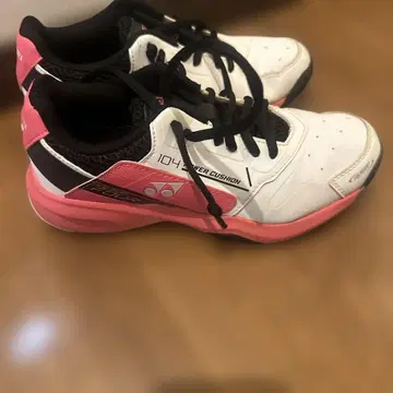 YONEX 파워 쿠션 104 테니스화