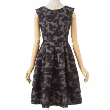 슬리브리스 꽃무늬 플레어 원피스 AIMER 9호