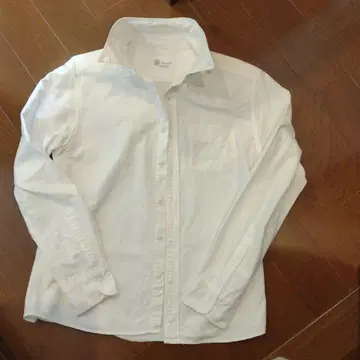 화이트 셔츠 긴팔 백합 문장