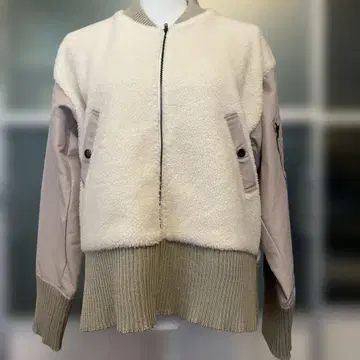 전면 보아 이소재 조합 봄버 자켓