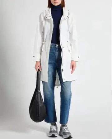 HERNO 후드 부착 발수 코트/40/화이트