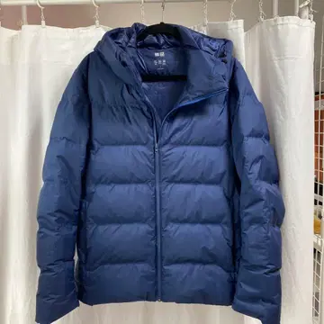 유니클로 심리스 다운 자켓 후디