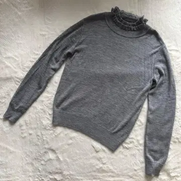 Bouchon 부숑 / 프릴 하이넥 니트