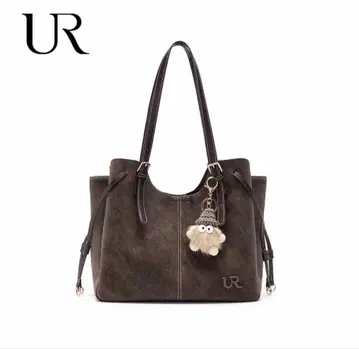 UR 다크 브라운 숄더백