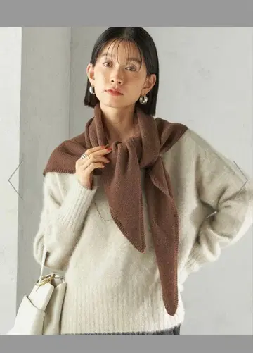 SHIPS 멀티 웨이 삼각형 스톨 브라운