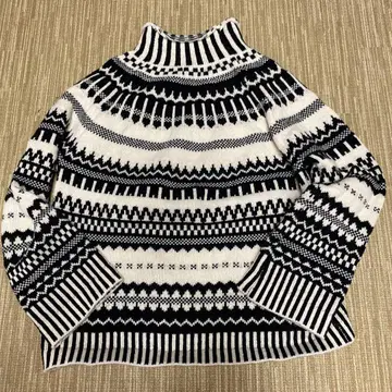 노르딕 무늬 하이넥 스웨터 L 사이즈