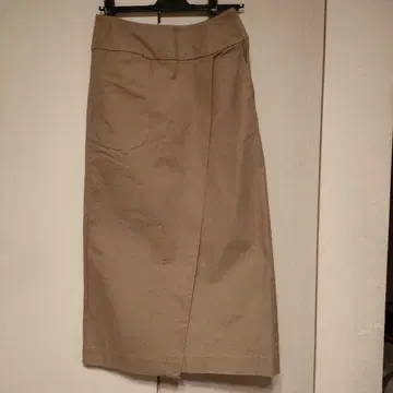 베이지 타이트 스커트 프론트 슬릿