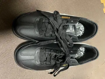 PUMA 블랙 스니커즈