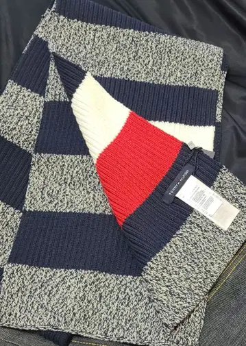 타미힐피거 보더 머플러