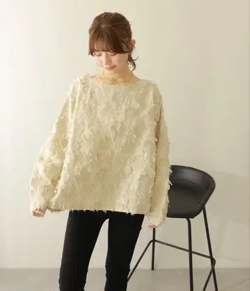 로렌 프린지 자카드 풀오버 아이보리 루즈핏 상의 데콜테