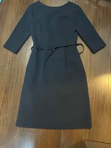 다크 그레이 원피스 7부 소매 리본 포함