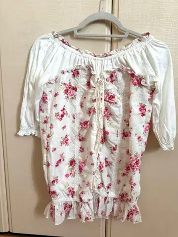 레어 LIZLISA 매장 한정판 꽃무늬 상의