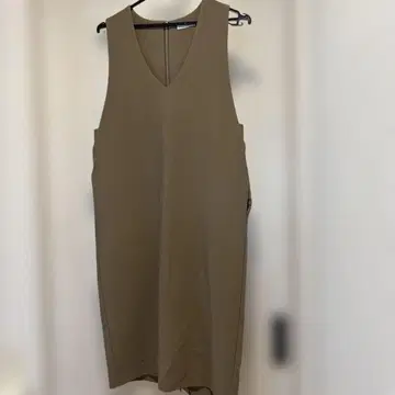 P by STYLE DELI 슬리브리스 원피스 베이지