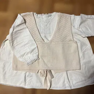 레이스 블라우스, 니트 베스트, 와이드 팬츠 세트 SM2