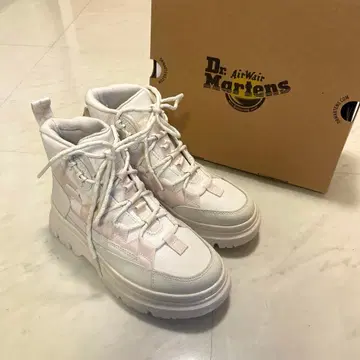 닥터마틴 BOURY 8홀 부츠 새상품