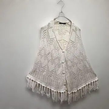 [ INGNI ] 잉그 아이보리 레이스 편직 스톨 판초 프린지 부착 M