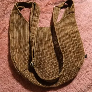 에스닉 브라운 계열 숄더백