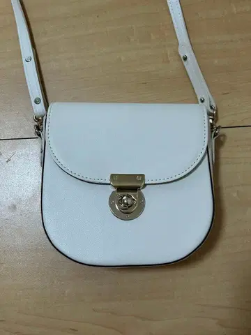 DONKIE 화이트 라운드형 숄더백