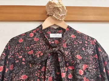 새상품 미사용품 이번 시즌 카구레 꽃무늬 롱 원피스 긴팔