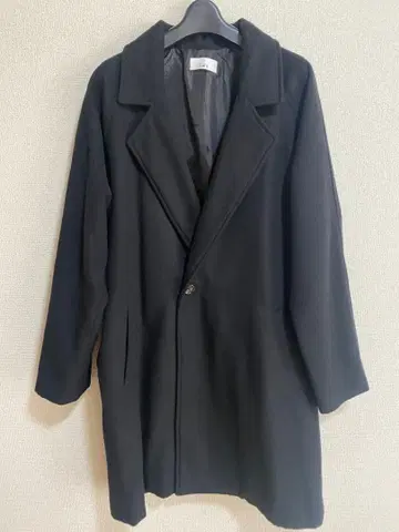 Lui's 블랙 체스터 코트