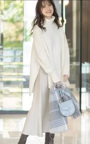 23구 캐시미어 블렌드 벌키 판초 니트 38