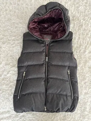 DUVETICA 다크 그레이 후드 부착 다운 베스트