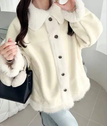 [ mily bilet ] 퍼 절개 스웨이드 라이크 코트 (미들 기장)