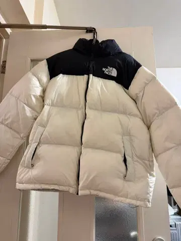 THE NORTH FACE 다운 자켓 화이트/블랙