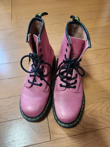 닥터마틴 핑크 8홀