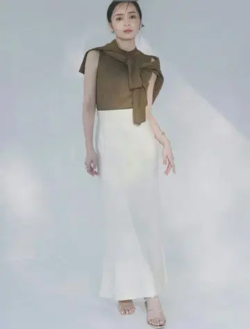 anuans 샤이니 새틴 내로우 스커트 IVORY