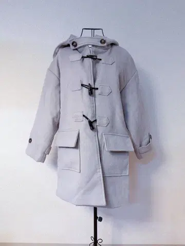 라이트 그레이 더플 코트 후드 부착
