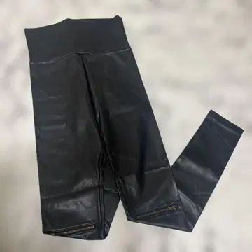 발레 가죽 레깅스 S 사이즈 미사용품