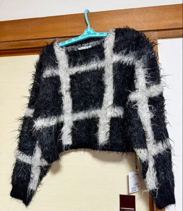 체크 무늬 블랙 니트 스웨터 F 사이즈