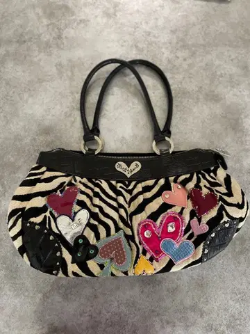 씽크비! 제브라 패턴 하트 숄더백