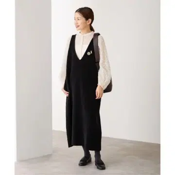 이에나 벨로아 니트 I 라인 원피스 블랙