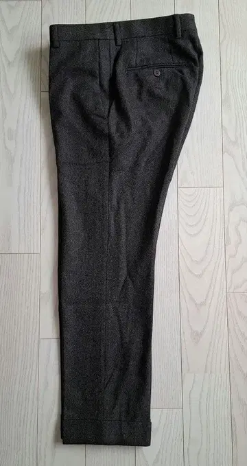 이자이아 슬랙스 울 100%