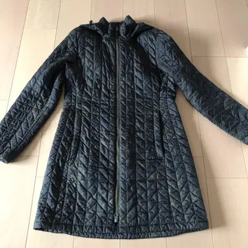 다크 그린 퀼팅 롱 코트 후드 부착