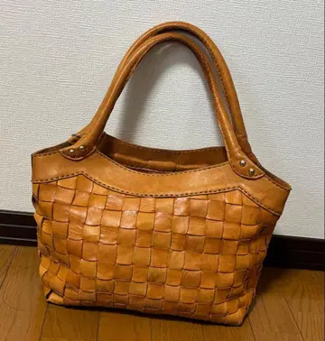 브라운 가죽 뜨개질 토트백